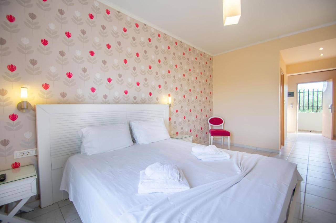 Hotel Emilia Закінф Екстер'єр фото