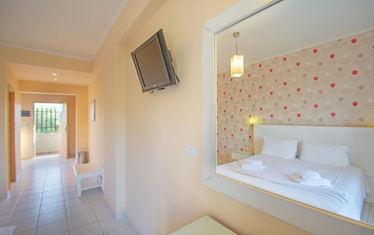 Hotel Emilia Закінф Екстер'єр фото