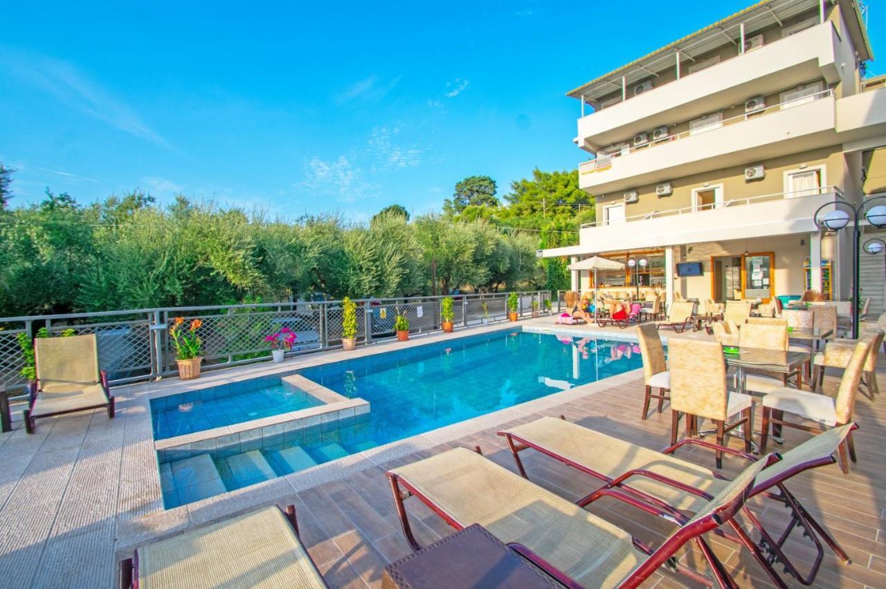 Hotel Emilia Закінф Екстер'єр фото