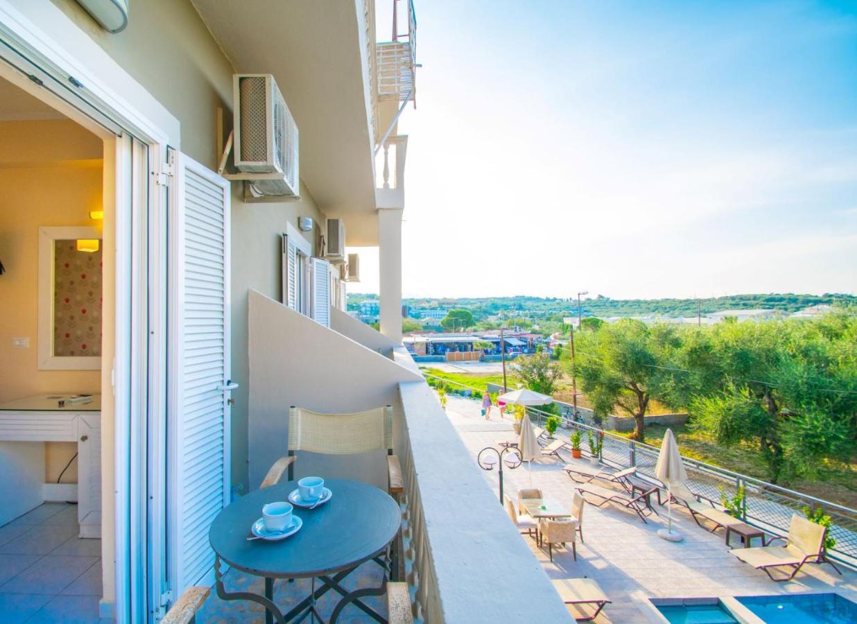Hotel Emilia Закінф Екстер'єр фото